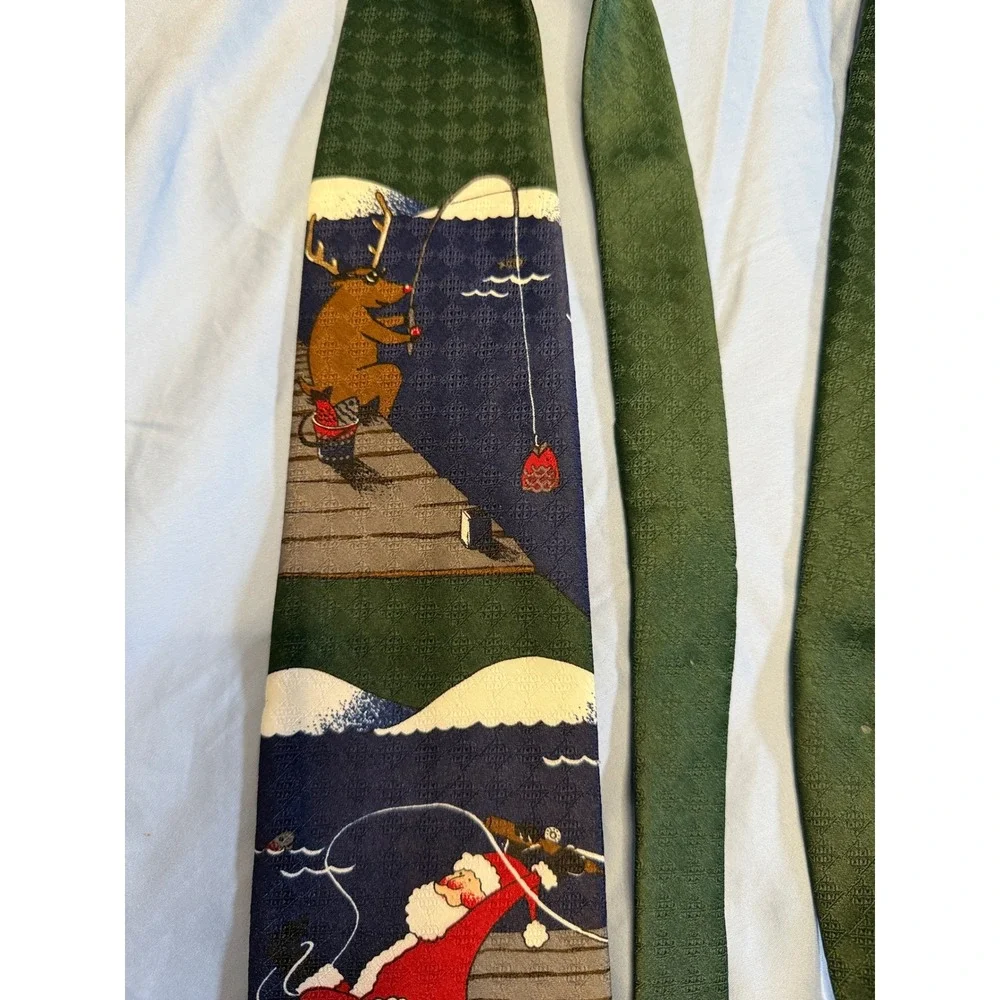 Hallmark Specialties Santa Reindeer Fishing Christmas Holiday Tie Green‎